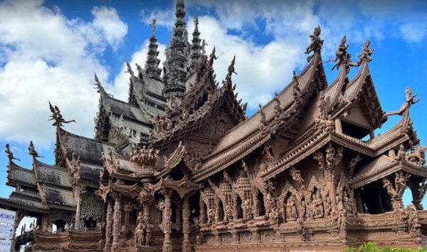 Sanctuaire de la vérité à Pattaya