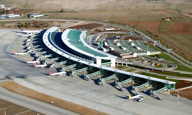 Luchthaven Adana Şakirpaşa