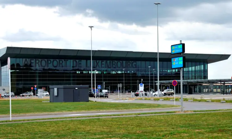 ルクセンブルク フィンデル国際空港