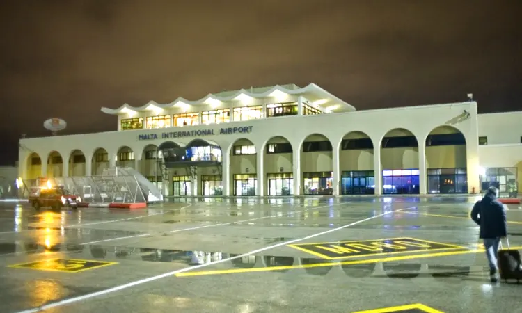 Aeropuerto Internacional de Malta