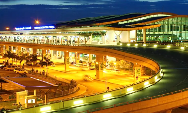 Aéroport international Tân Sơn Nhất