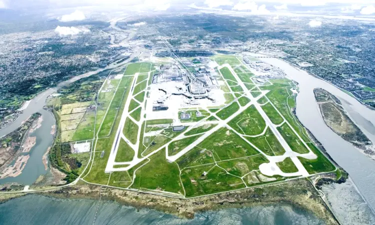 مطار فانكوفر الدولي